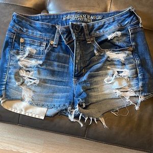 American eagle shorts. Excellent condition. Size 6
